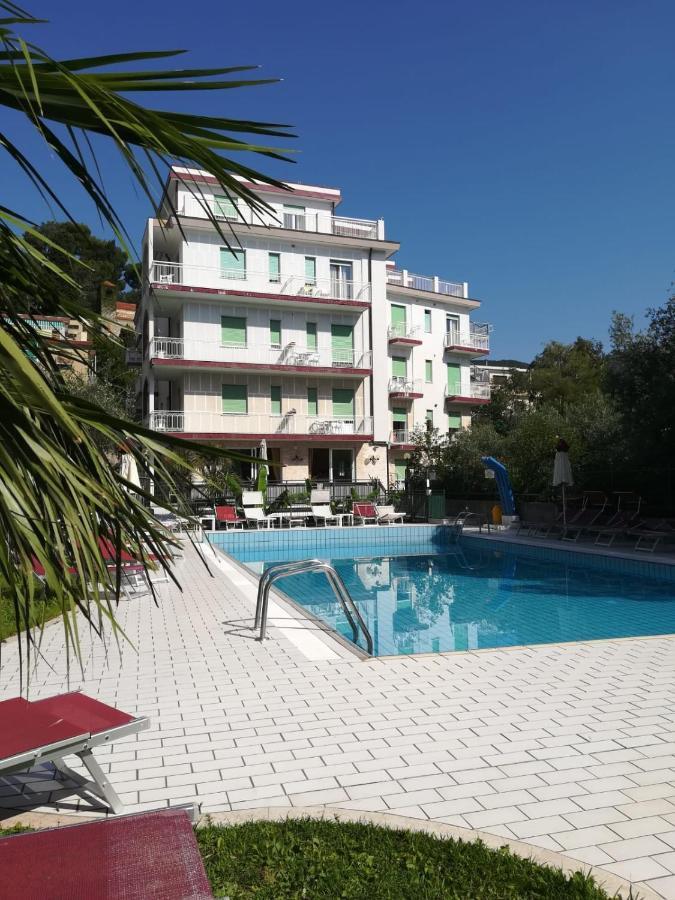 Hotel Residence Garden Alassio Exterior photo